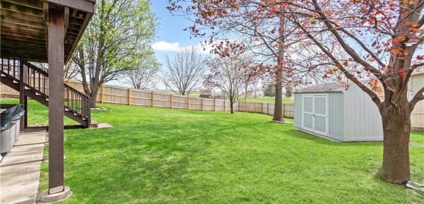 1201 Aspen Drive, Smithville, MO 64089