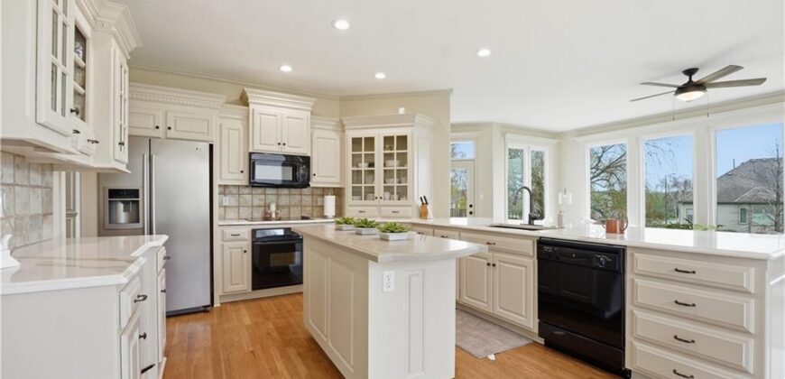 6205 NW 101st Street, Kansas City, MO 64154