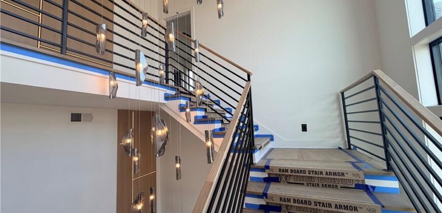 7470 NW Fawn Avenue, Parkville, MO 64152