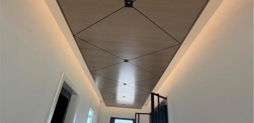 7470 NW Fawn Avenue, Parkville, MO 64152