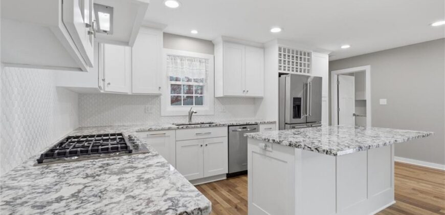 7401 NW Eastside Drive, Weatherby Lake, MO 64152