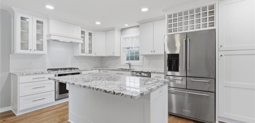 7401 NW Eastside Drive, Weatherby Lake, MO 64152