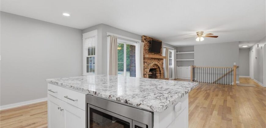 7401 NW Eastside Drive, Weatherby Lake, MO 64152