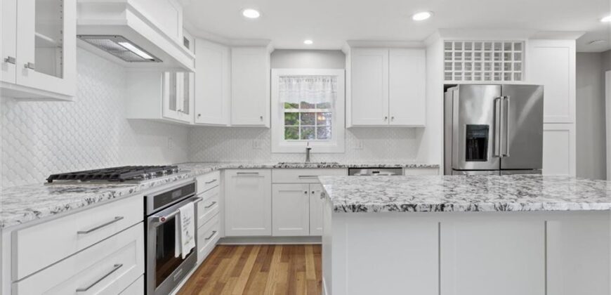 7401 NW Eastside Drive, Weatherby Lake, MO 64152