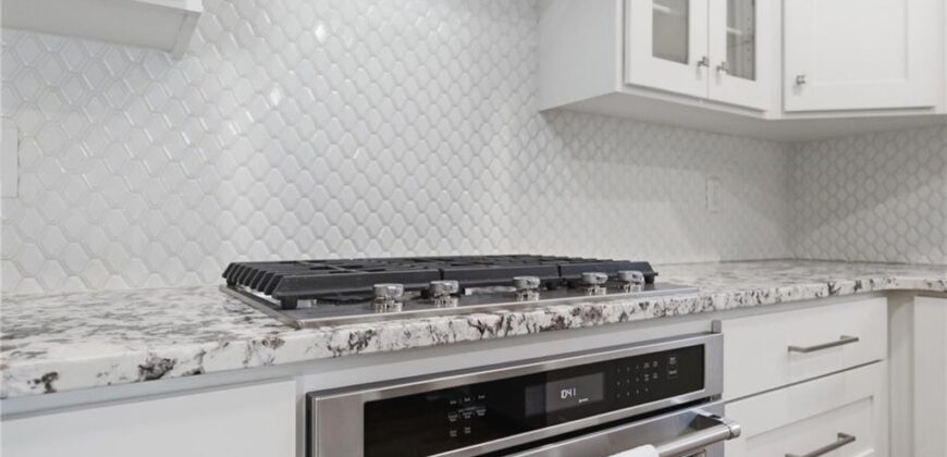 7401 NW Eastside Drive, Weatherby Lake, MO 64152