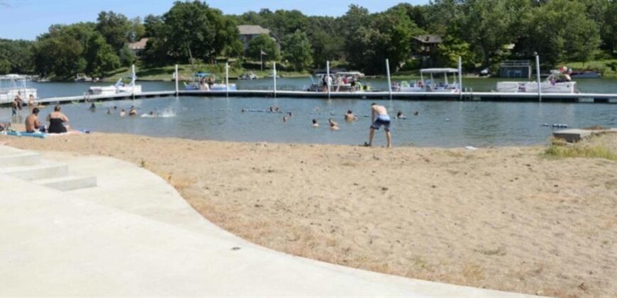 7401 NW Eastside Drive, Weatherby Lake, MO 64152