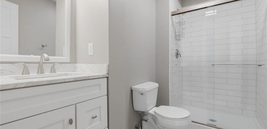 7401 NW Eastside Drive, Weatherby Lake, MO 64152