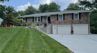 7401 NW Eastside Drive, Weatherby Lake, MO 64152