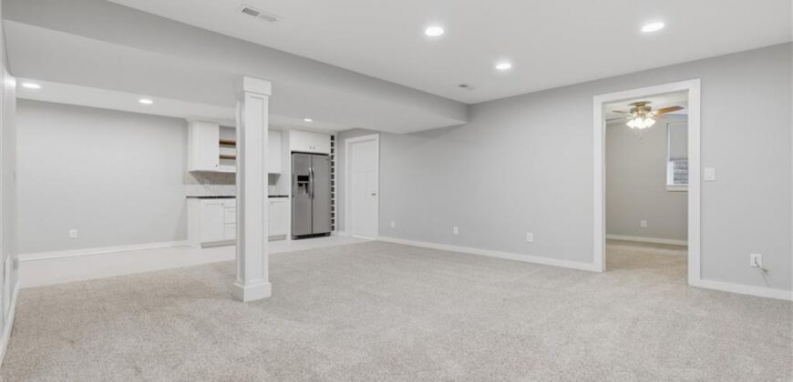 7401 NW Eastside Drive, Weatherby Lake, MO 64152