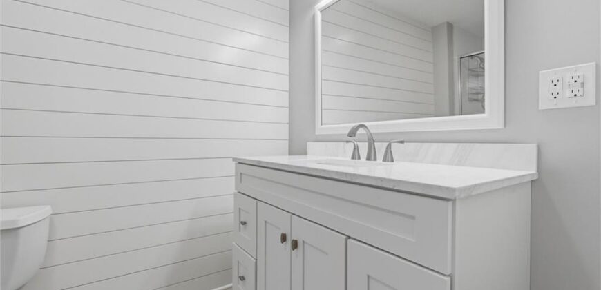 7401 NW Eastside Drive, Weatherby Lake, MO 64152