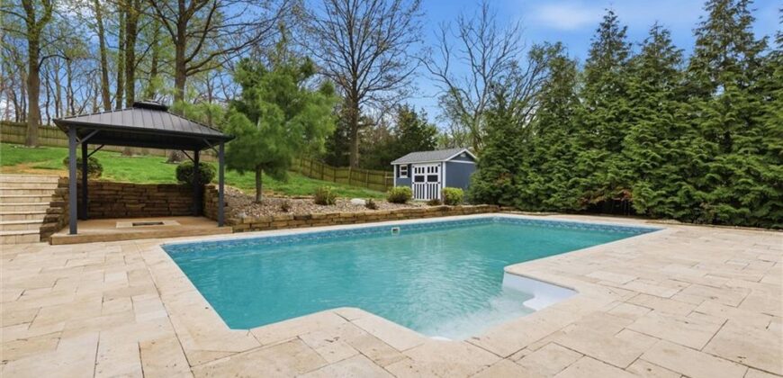 7401 NW Eastside Drive, Weatherby Lake, MO 64152