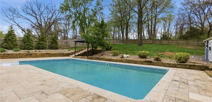 7401 NW Eastside Drive, Weatherby Lake, MO 64152