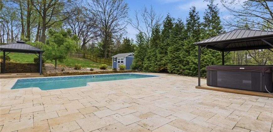 7401 NW Eastside Drive, Weatherby Lake, MO 64152