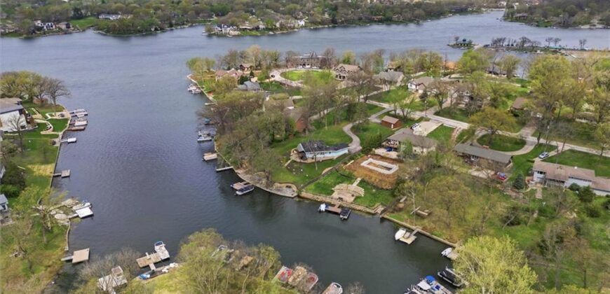 7401 NW Eastside Drive, Weatherby Lake, MO 64152