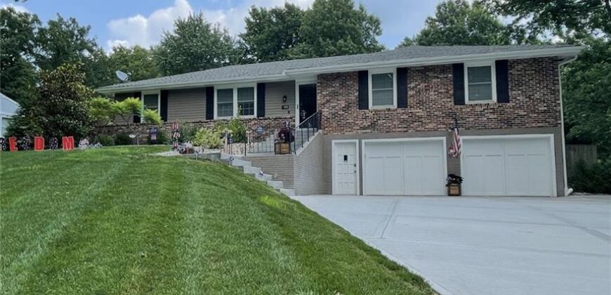 7401 NW Eastside Drive, Weatherby Lake, MO 64152