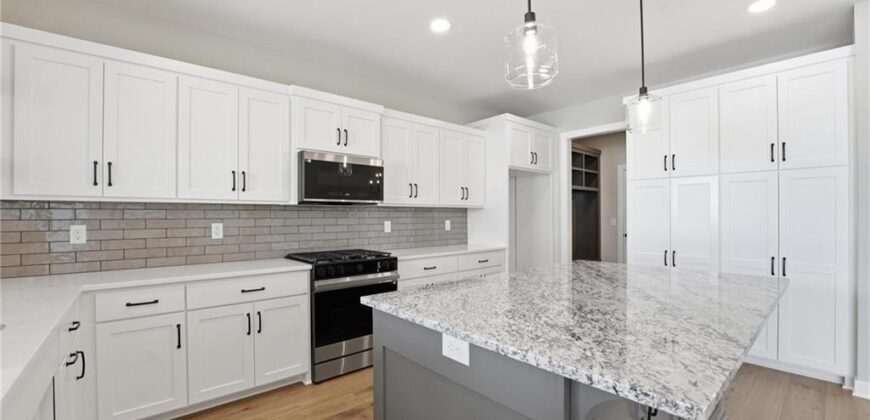 8216 NW 89th Terrace, Kansas City, MO 64153