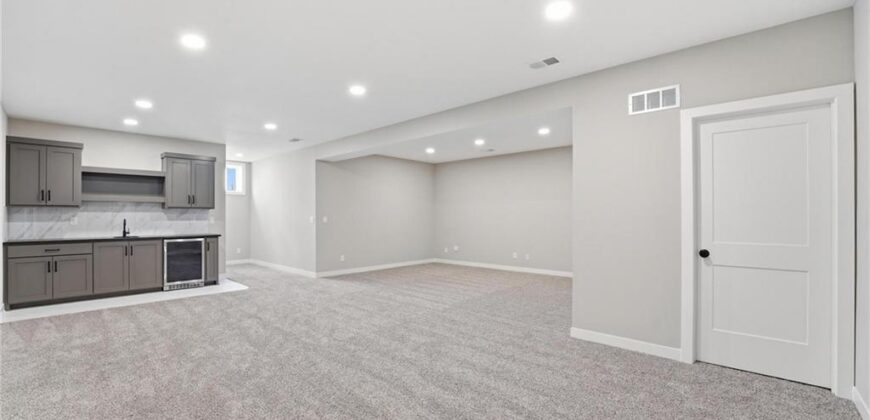 8216 NW 89th Terrace, Kansas City, MO 64153