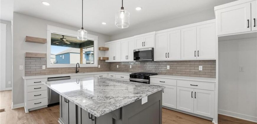 8216 NW 89th Terrace, Kansas City, MO 64153
