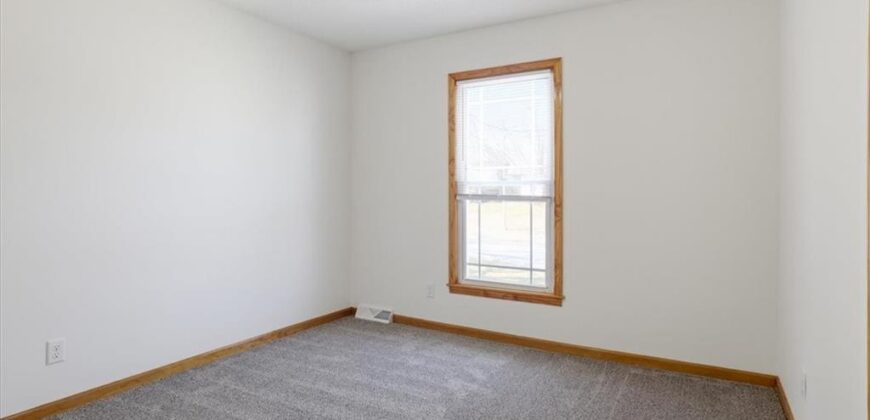 7829 N Garfield Avenue, Kansas City, MO 64118