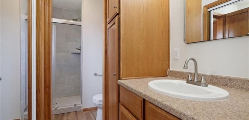 7829 N Garfield Avenue, Kansas City, MO 64118