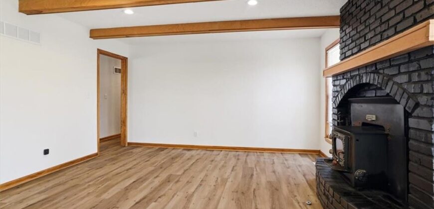 7829 N Garfield Avenue, Kansas City, MO 64118