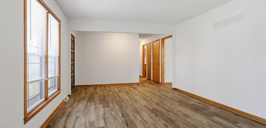 7829 N Garfield Avenue, Kansas City, MO 64118