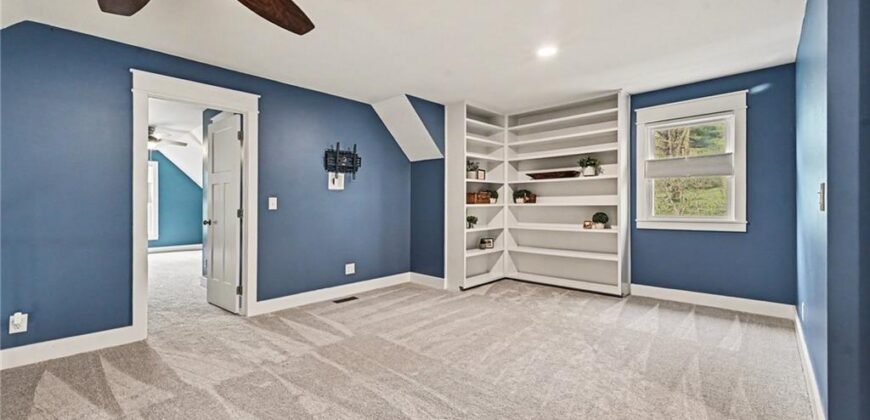 424 Brookside Avenue, Liberty, MO 64060