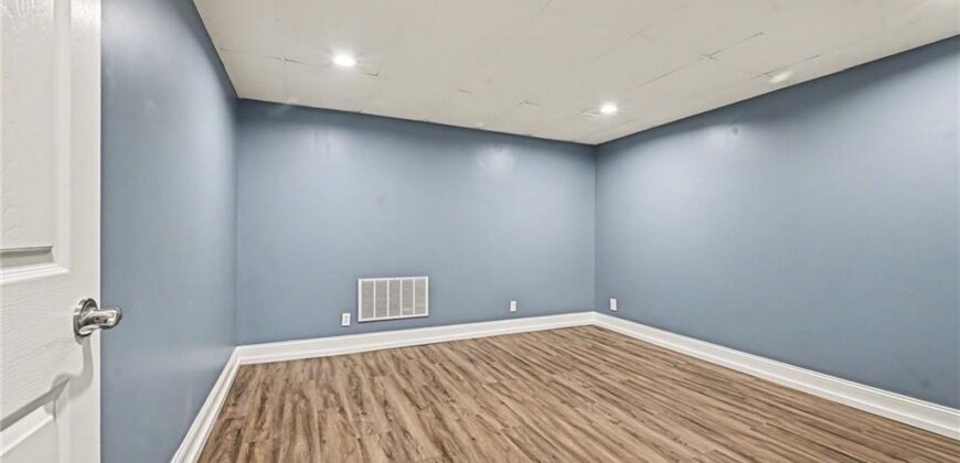 424 Brookside Avenue, Liberty, MO 64060