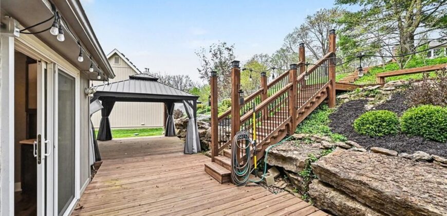 424 Brookside Avenue, Liberty, MO 64060