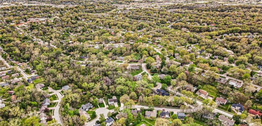 424 Brookside Avenue, Liberty, MO 64060