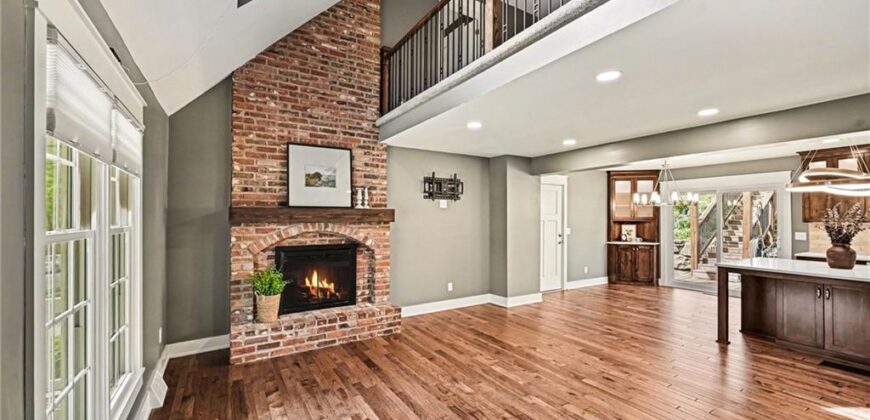 424 Brookside Avenue, Liberty, MO 64060