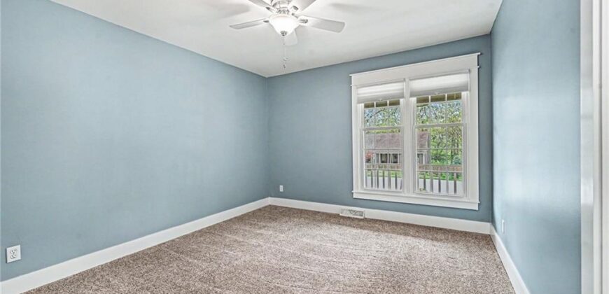 424 Brookside Avenue, Liberty, MO 64060