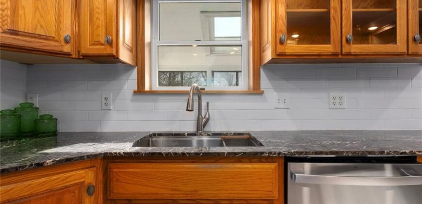 5707 N Robinhood Lane, Kansas City, MO 64151