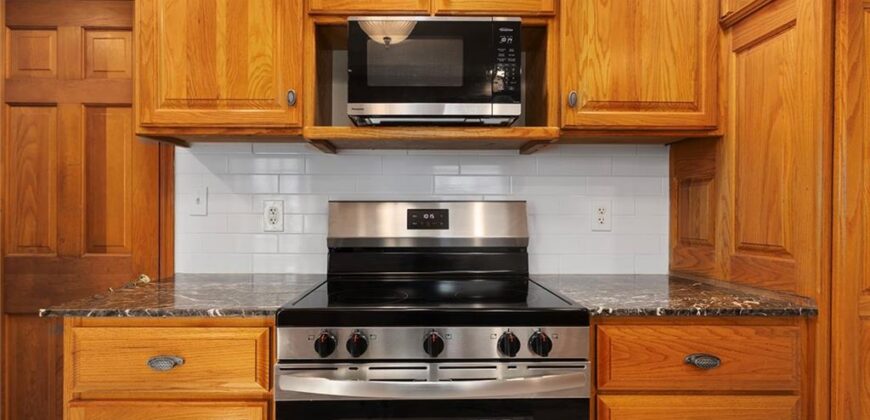 5707 N Robinhood Lane, Kansas City, MO 64151