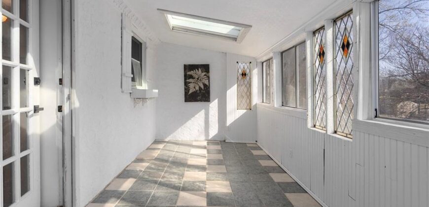 5707 N Robinhood Lane, Kansas City, MO 64151