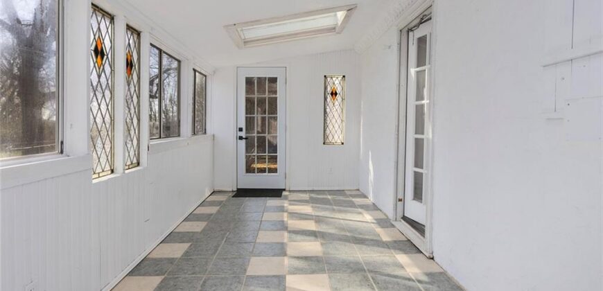 5707 N Robinhood Lane, Kansas City, MO 64151