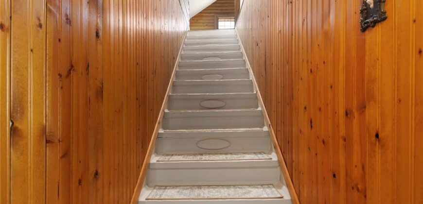 5707 N Robinhood Lane, Kansas City, MO 64151