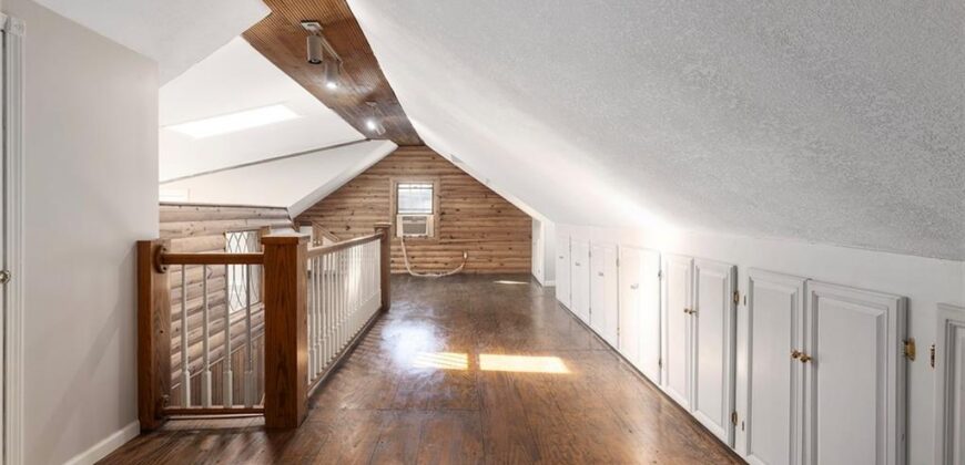 5707 N Robinhood Lane, Kansas City, MO 64151