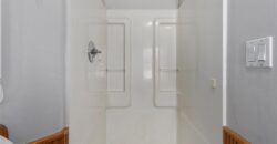 5707 N Robinhood Lane, Kansas City, MO 64151