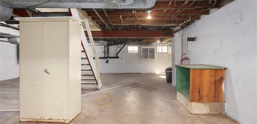 5707 N Robinhood Lane, Kansas City, MO 64151