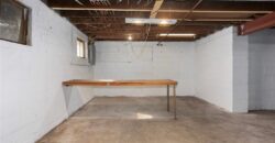 5707 N Robinhood Lane, Kansas City, MO 64151