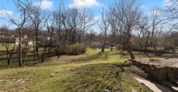 5707 N Robinhood Lane, Kansas City, MO 64151