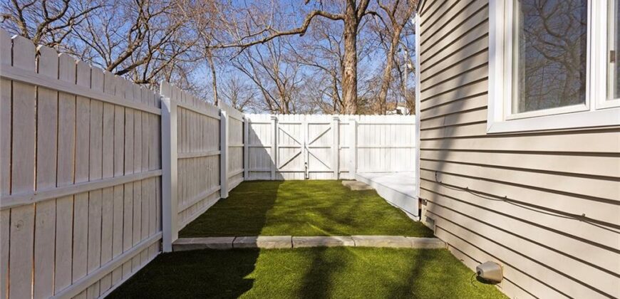 5707 N Robinhood Lane, Kansas City, MO 64151