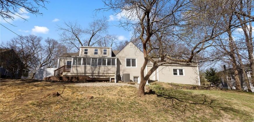 5707 N Robinhood Lane, Kansas City, MO 64151