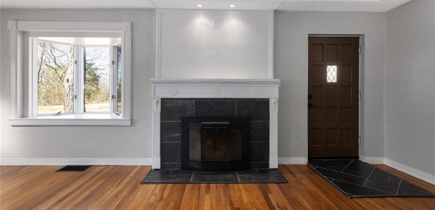 5707 N Robinhood Lane, Kansas City, MO 64151