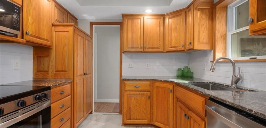 5707 N Robinhood Lane, Kansas City, MO 64151