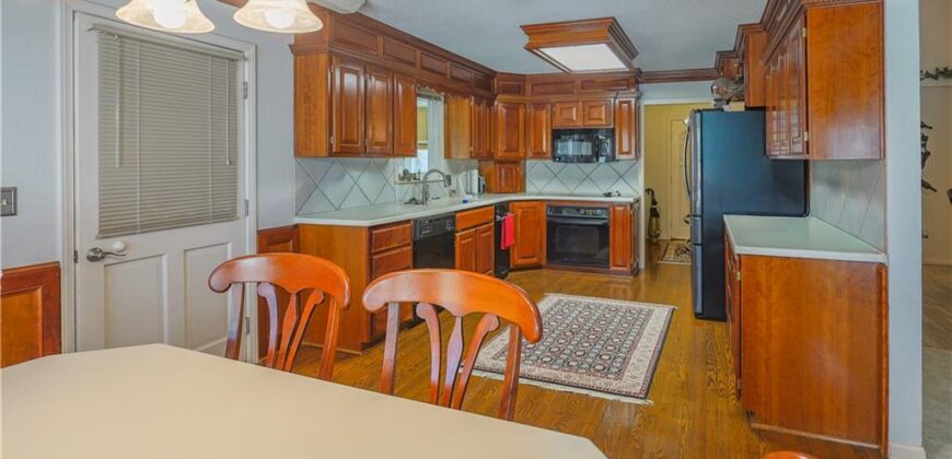 2303 Lynn Road, Excelsior Springs, MO 64024