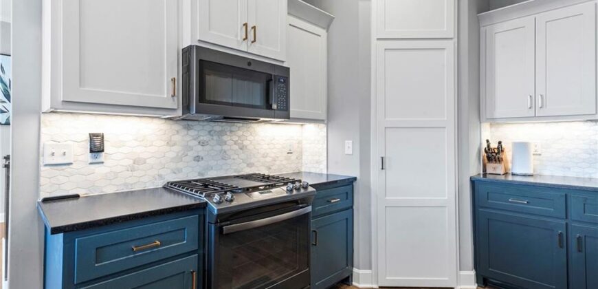 7425 NW Douglas Court, Parkville, MO 64152