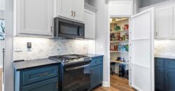 7425 NW Douglas Court, Parkville, MO 64152