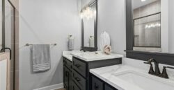 7425 NW Douglas Court, Parkville, MO 64152